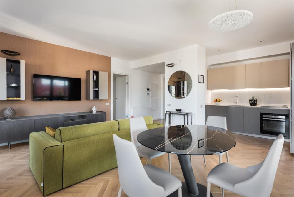 Idyllia - Lumina Rooftop Penthouse In Trastevere Apartment *